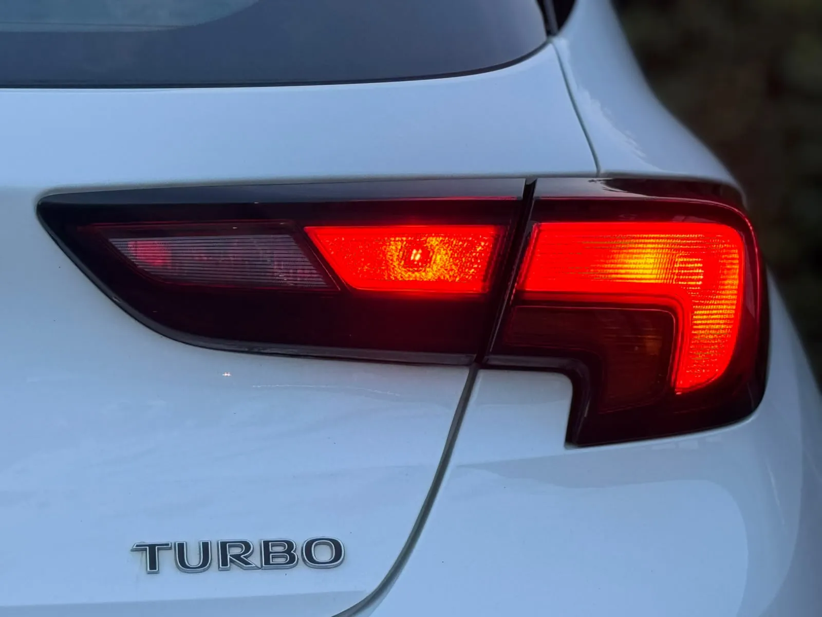 2018 Vauxhall Astra, photo 32 of 34